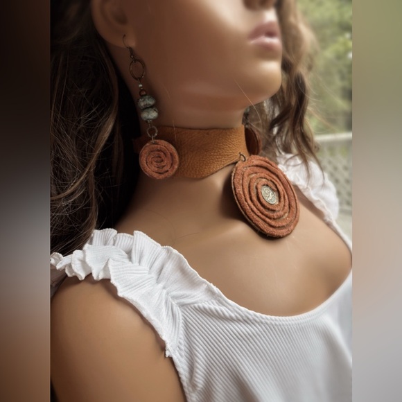 Capricorn  Necklace and Earrings Set - Picture 7 of 11